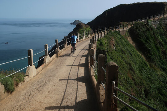 La Coupe, the causeway which joins Big and Little Sark, Sark, Channel Islands