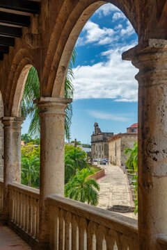 View of Pantheon of the Fatherland from Alcazar de Colon, UNESCO World Heritage Site, Santo Domingo