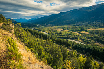 El Bolsón is an Argentinean town in northern Patagonia’s Río Negro province. It lies on the banks of the Río Quemquemtreu, in a valley dotted with fruit trees. Cerro Piltriquitrón