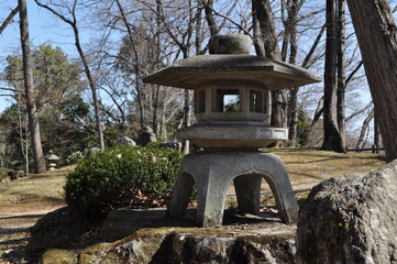 日本庭園の灯篭