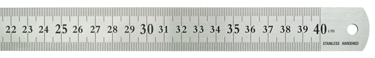 横向きに置いたステンレスの物差し。透過背景。