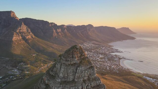 Cape town - Lions head table mountain sunset