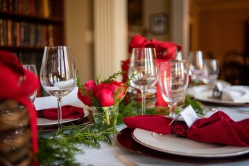 Table setting in red and white