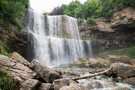 Beautiful view of waterfall in Ontario, Canada © Dawson Media/Wirestock Creators