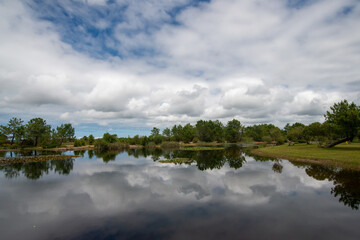 Obraz premium reflets sur le lac d'Hourtin