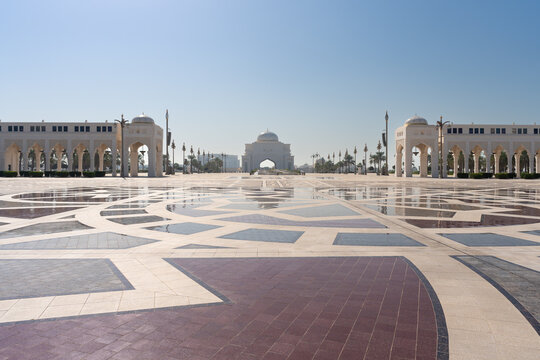 Platz vor dem Präsidentenpalast Qasr Al Watan in Abu Dhabi