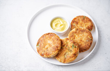 Salmon potato cakes with suace
