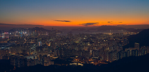 Fototapeta na wymiar sunset over the city of Hong Kong