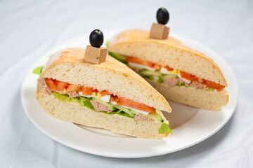 sandwich with ham and vegetables