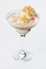 vanilla cream with chocolate