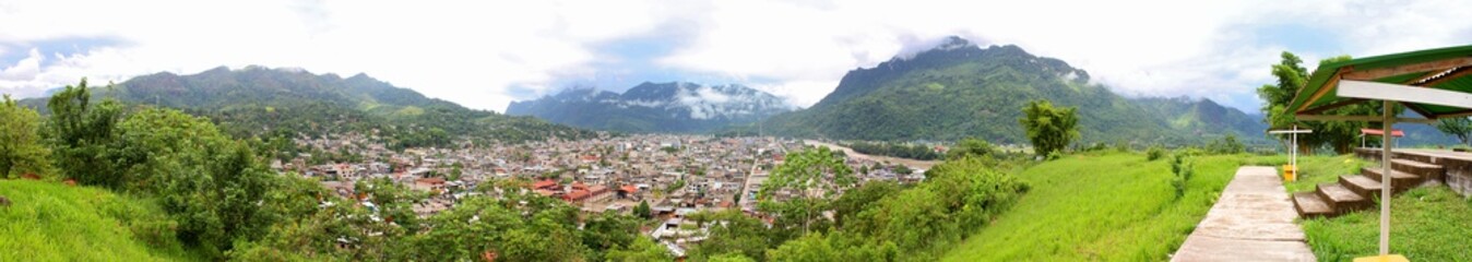 Fototapeta na wymiar Vista de la ciudad de Tingo Maria, Peru