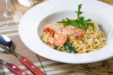 spaghetti with shrimps