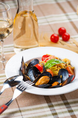 mussels with seafood