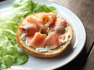 smoked salmon cream cheese bagel with lettuce