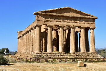 Obraz premium Concordia Temple in Valley of Temples near town Agrigento,Sicily