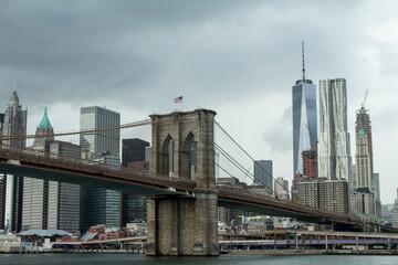 Fototapeta na wymiar View over Manhattan bridge to one world trade center