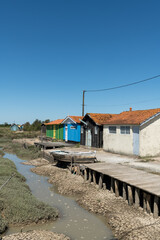 Ile d’Oléron (Charente-Maritime, France), les cabanes colorées du port ostréicole de Fort Royer