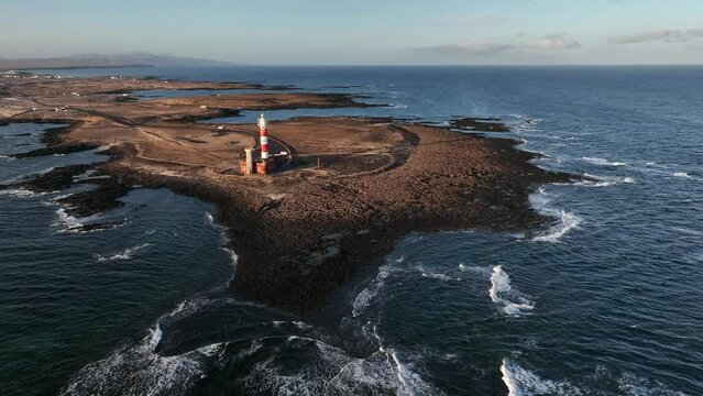 Faro del Tost&oacute;n en Fuerteventura, a vista de drone en 4k 60 fps.