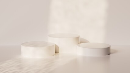 Plataformas blancas para exponer productos cosméticos. Podium para crear bodegones de productos con luz natural y sombras suaves.  Fondo blanco con texturas de pared.