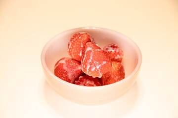 練乳がかかった苺