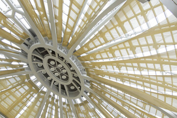 放射模様の天井