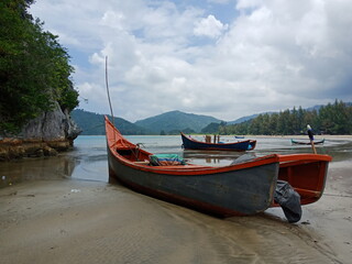 boat on the beach