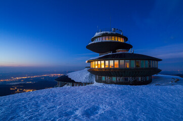 Observatory in Śnieżka at dusk. Giant Mountains, Poland. - obrazy, fototapety, plakaty