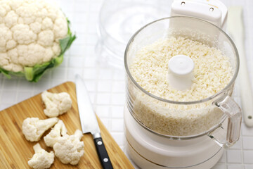 how to make cauliflower rice with a food processor