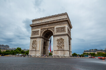 Fototapeta na wymiar The Arc de Triomphe in Paris