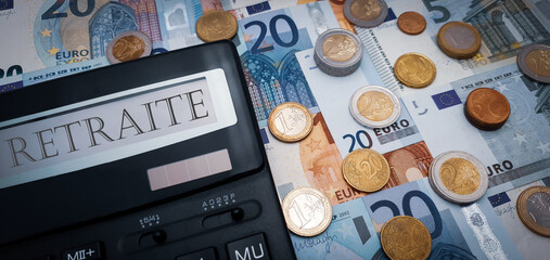 Pension and other social benefits in France and Canada. Calculator with the words 