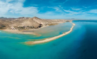 Stickers pour porte Plage de Sotavento, Fuerteventura, Îles Canaries Stunning high aspect aerial panoramic view of the beautiful tropical looking beach, lagoon and sand dunes at SotaventoRisco del Paso beach near Costa Calma on Fuerteventura Canary Islands Spain
