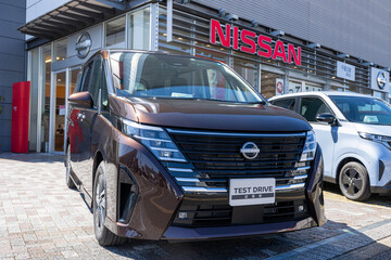 日産セレナ 試乗車