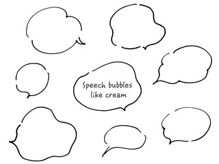 クリームのようなもやもやした形の線画ふきだし　ペンで書いた手描きのゆるいおしゃれな吹き出し