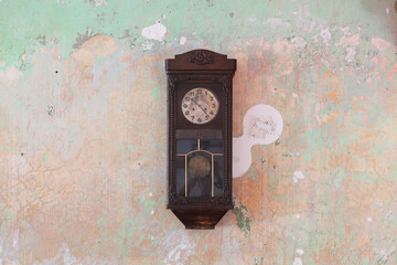 The classic brown Wall Clock 