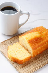 ふんわり、しっとりとした食感でやさしい甘さのパウンドケーキでコーヒーブレイク
