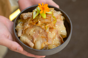 Grilled Pork Belly Sliced ​​Rice with Fragrant Sauce Topped with Stir Fried Onions.