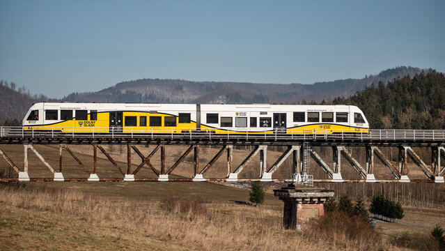 Most Nowa Ruda Zatorze. Linia kolejowa nr 286.	
