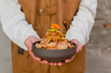 Grilled Pork Belly Sliced ​​Rice with Fragrant Sauce Topped with Stir Fried Onions.