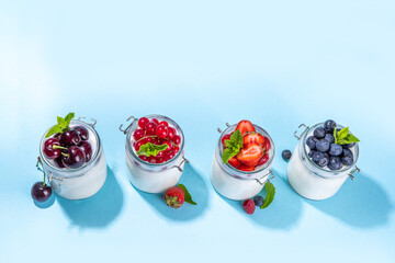 Set yogurts with summer berry