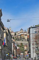 Bergamo alta dalla città bassa