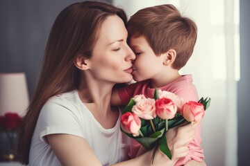 Muttertagsliebe: Ein zarter Kuss von Kindern zeigt die unendliche Dankbarkeit und Liebe zum Muttertag