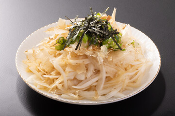 新玉ねぎのサラダ