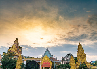 Obraz premium Sunset over the Royal Palace of Phnom Penh,Cambodia,South East Asia.