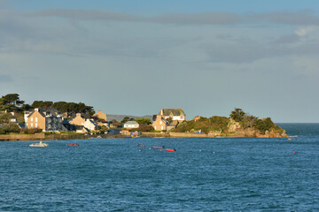 Fototapeta na wymiar Paysage de mer à Port-Blanc Penvénan en Bretagne - France
