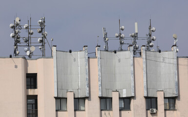 telecommunications antenna on the roof of a building