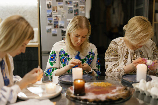 Friend Easter creative together