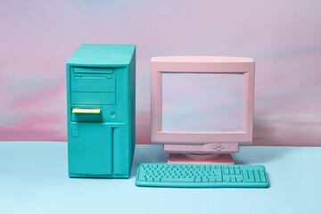 90s computer with monitor, keyboard and monitor