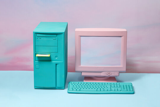 90s computer with monitor, keyboard and monitor
