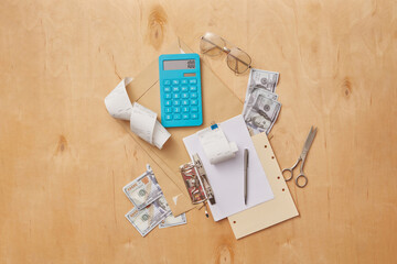 Documents, pay receipts, money and accessories.