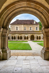 Cloître de l'abbaye de Fontenay, Bourgogne